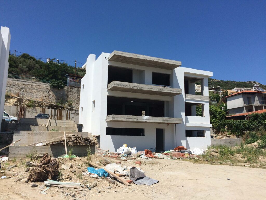 Ανέργεση δύο νέων πολυτελών Μονοκατοικιών